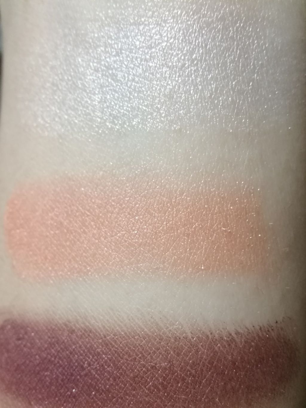 トーンアップアイシャドウ/CEZANNE/アイシャドウパレットを使ったクチコミ(3枚目)