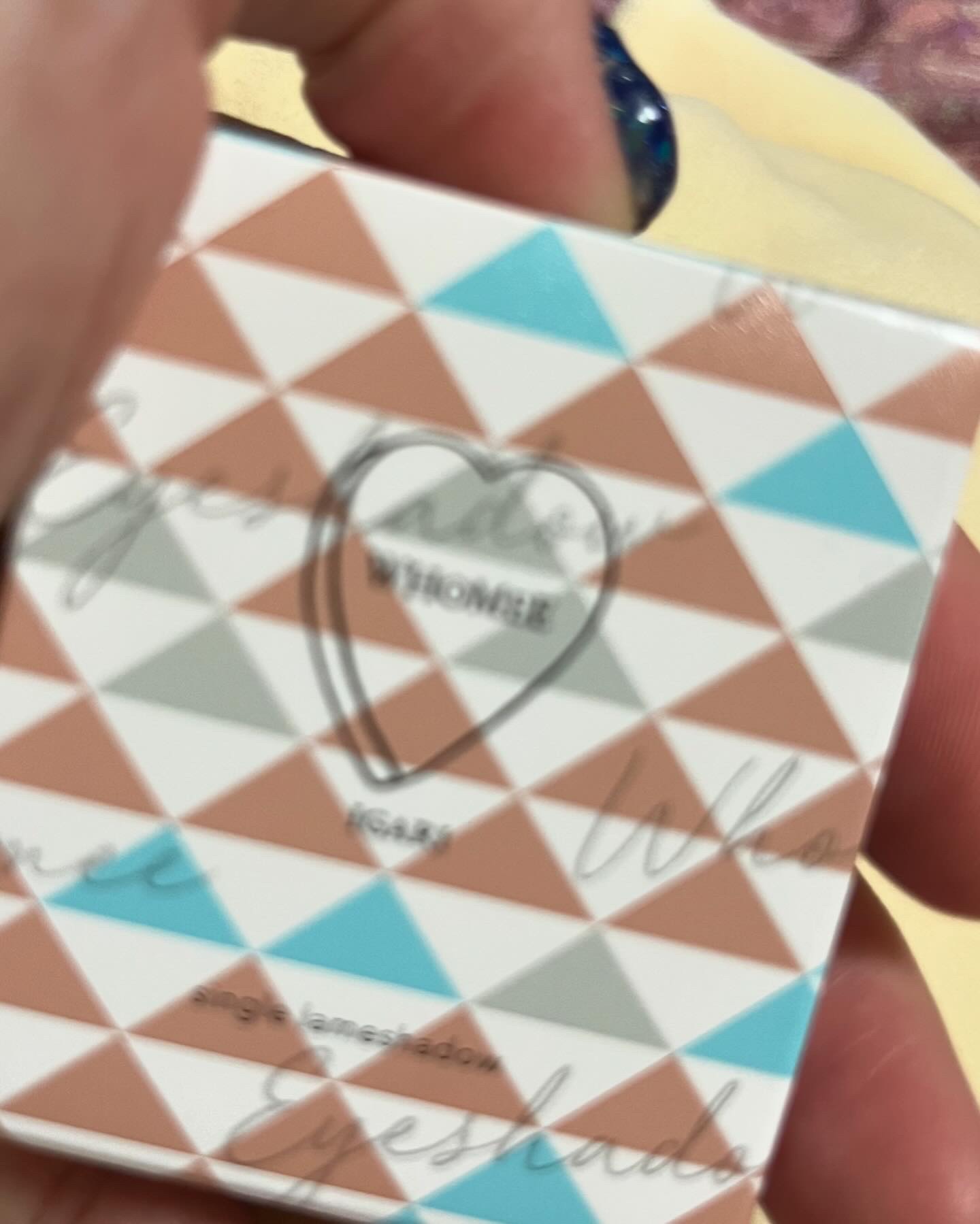 フーミー シングルラメシャドウ メリンダベージュ/WHOMEE/単色アイシャドウを使ったクチコミ（1枚目）