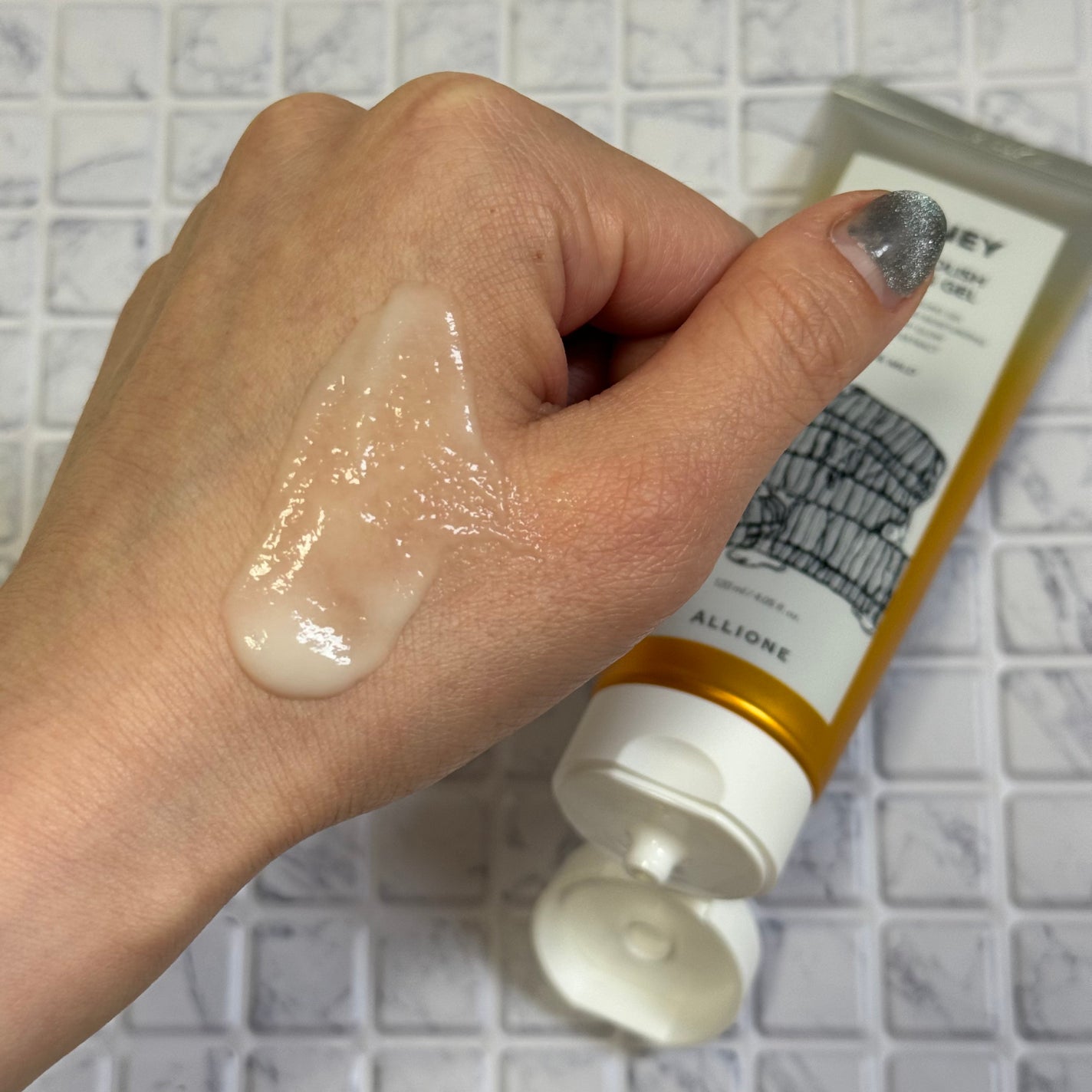フェイスポリッシュピーリングジェル モイスト&マイルド/ALLIONE/ピーリングを使ったクチコミ(2枚目)