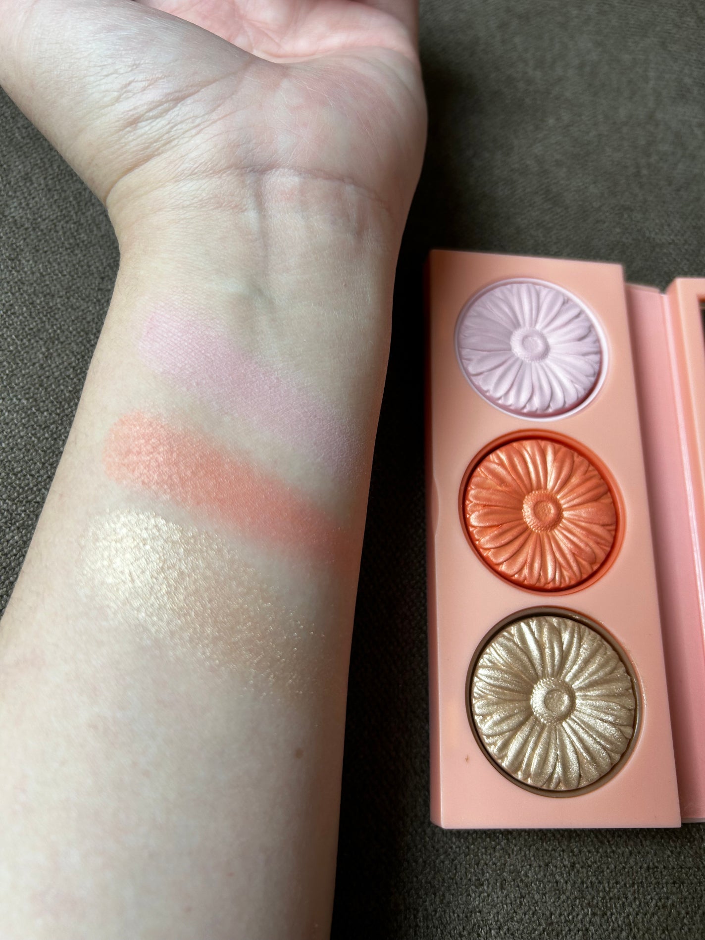 チーク ポップ パレット 24 /CLINIQUE/パウダーチークを使ったクチコミ(3枚目)