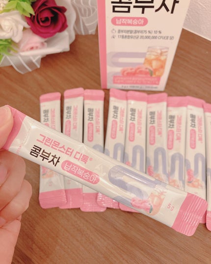 グリーンモンスター  D-toc コンブチャのクチコミ「グリーンモンスター D-tocコンブ茶
ピーチ🍑
5g×10包
♡ ••┈┈┈┈┈┈┈┈••.....」(2枚目)