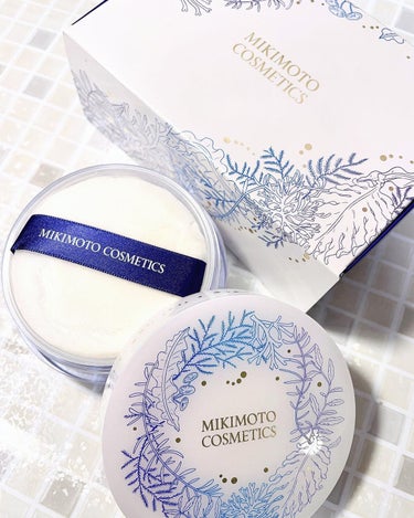 .
【MIKIMOTO COSMETICS】
パールプレシャスオーラ
フェイスパウダーセット
カラー：トランスルーセント

11/3（金）限定発売
ホリデーコレクション2022限定アイテム

まるで､太