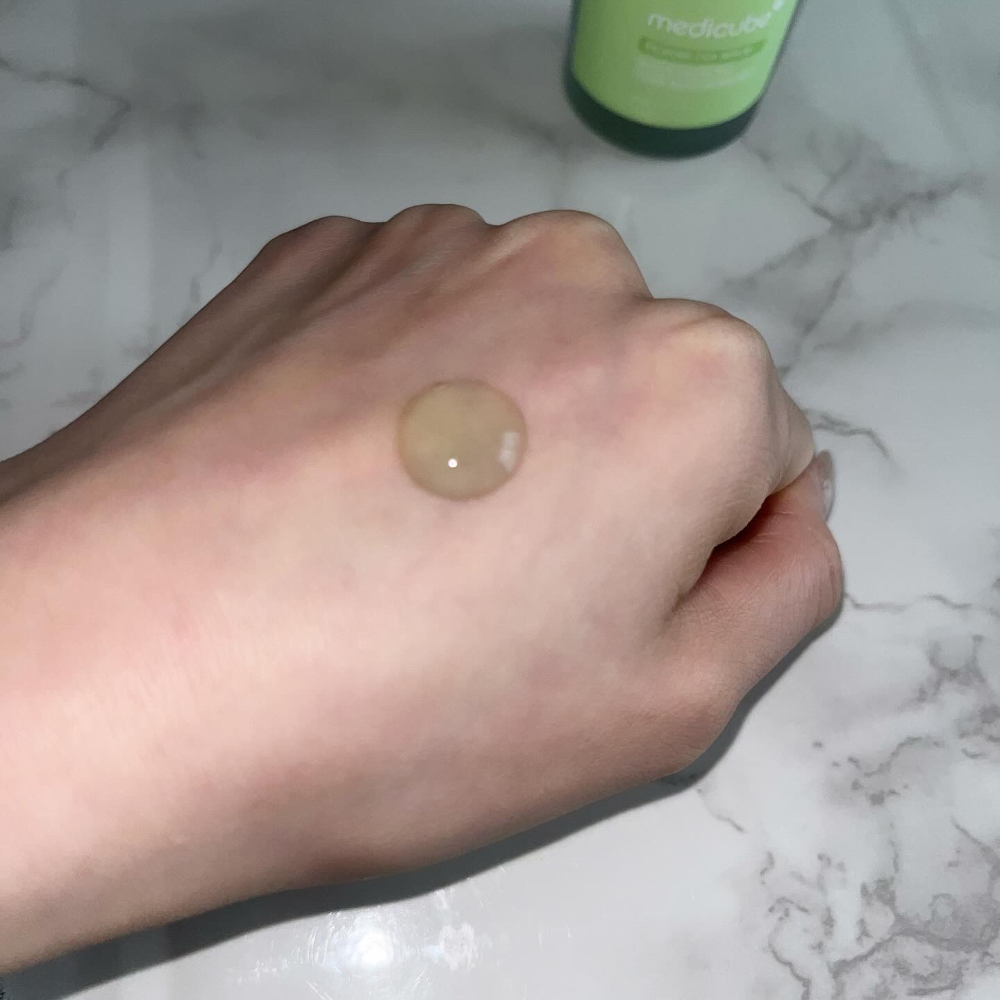 エクソソームシカセラム/MEDICUBE/美容液を使ったクチコミ（2枚目）