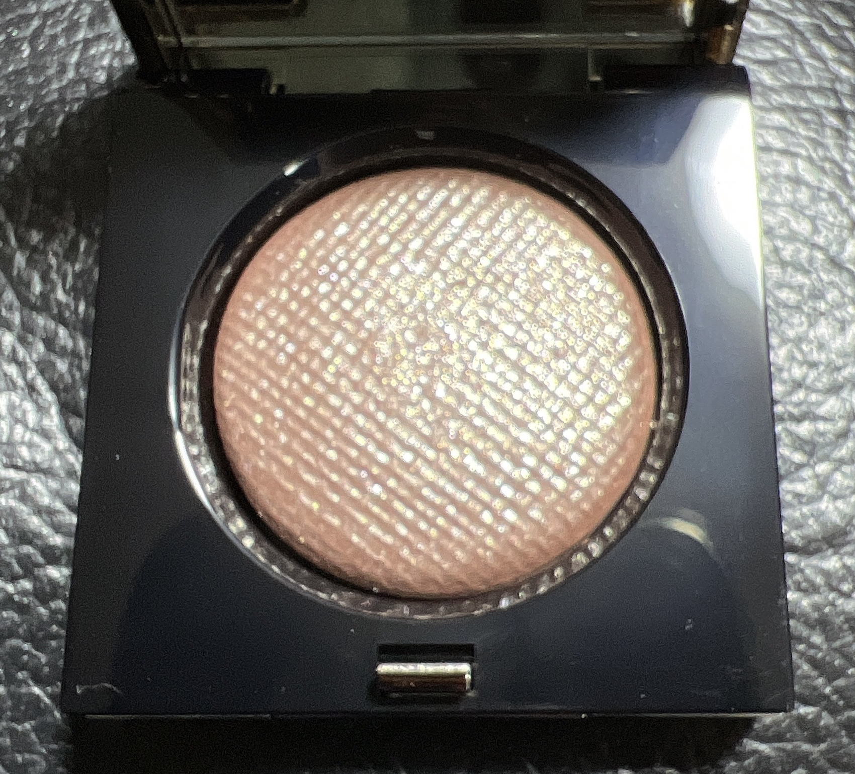 リュクスアイシャドウ/BOBBI BROWN/単色アイシャドウを使ったクチコミ（2枚目）