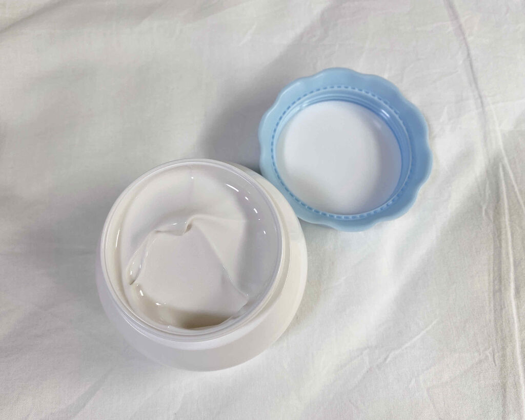 pure milk White Tone up Cream/the SAEM/化粧下地を使ったクチコミ（2枚目）