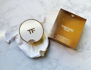 ソレイユ グロウ トーン アップ ファンデーション SPF40 ハイドレーティング クッション コンパクト/TOM FORD BEAUTY/クッションファンデーションを使ったクチコミ（1枚目）