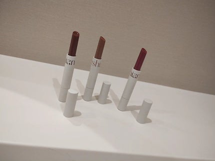 mcgroupakiko on LIPS 「気分やその日のファッションによってメイクやコスメポーチも変える..」(4枚目)