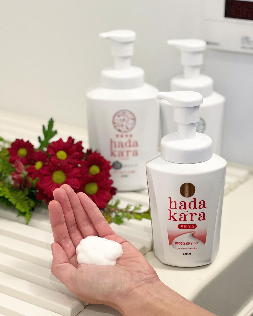 hadakara ボディソープ 泡で出てくるタイプ  フローラルブーケの香り/hadakara/ボディソープを使ったクチコミ（2枚目）