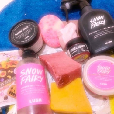 LUSH💚大好きすぎるあまあまな香りフェアリーシリーズ🧚‍♀️💕
と甘い香りのソープとボディバター💕
おまけにあまーい香りの入浴剤🛁
レビューしてほしいものがあればコメントして💚