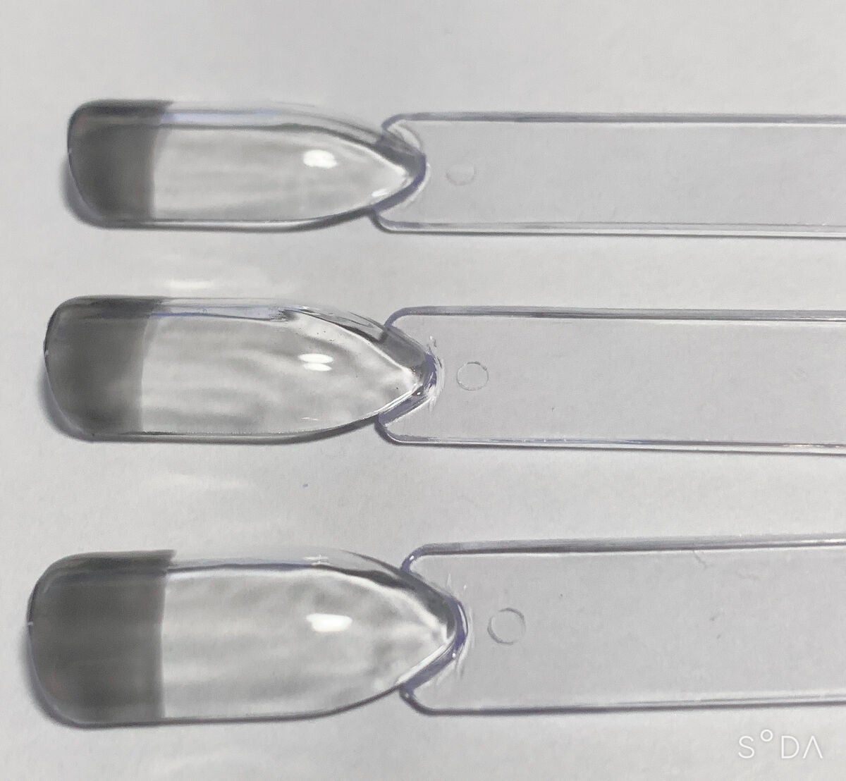 フェアリーダストパウダーオーロラピーコック/キャンドゥ/ネイルシールを使ったクチコミ(3枚目)