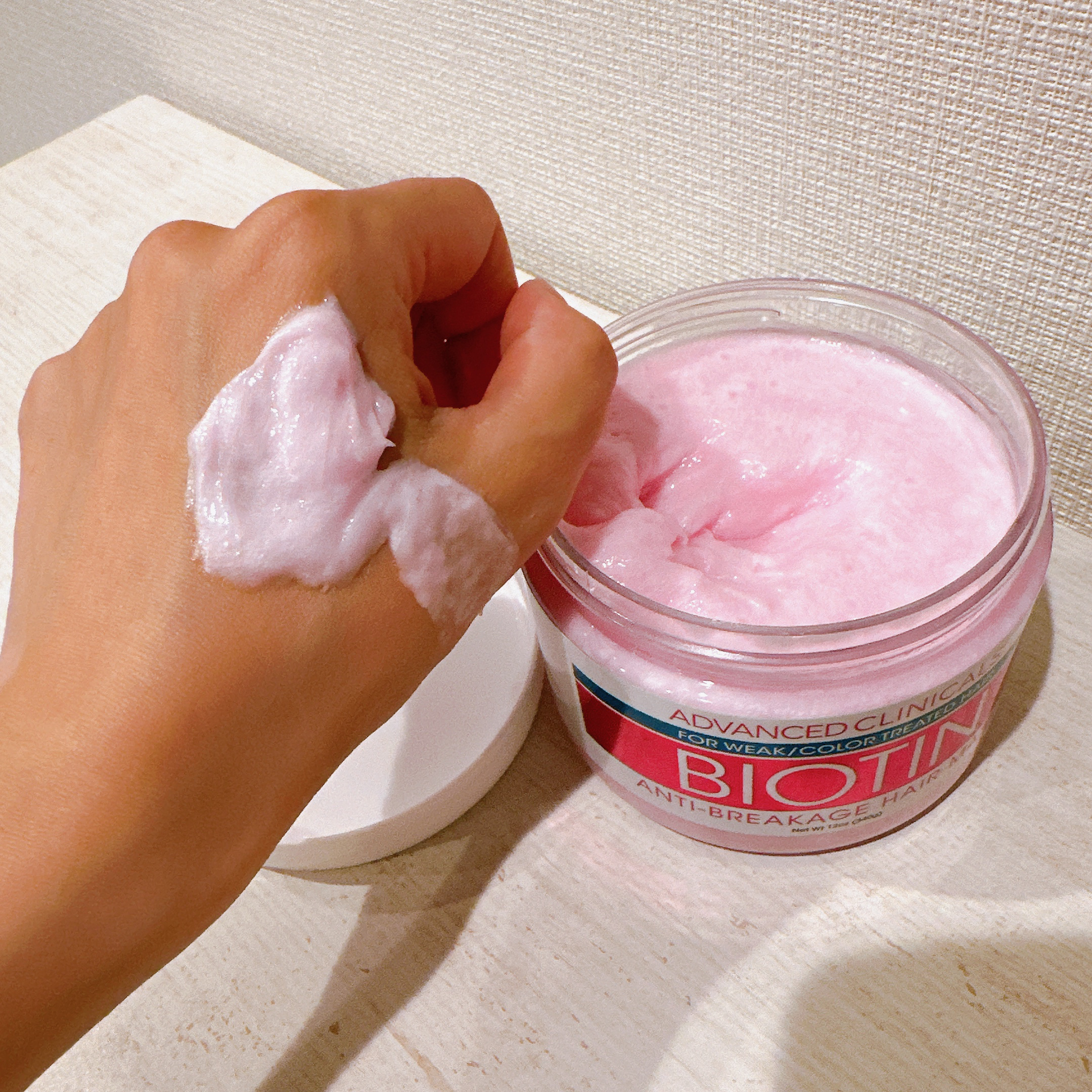 ADVANCED CLINICALS BIOTIN anti-breakage hair maskのクチコミ「カフェインとスイートアーモンドオイルが
強く輝きのある髪に仕上げてくれて
ビタミンEとハチミツ.....」（3枚目）