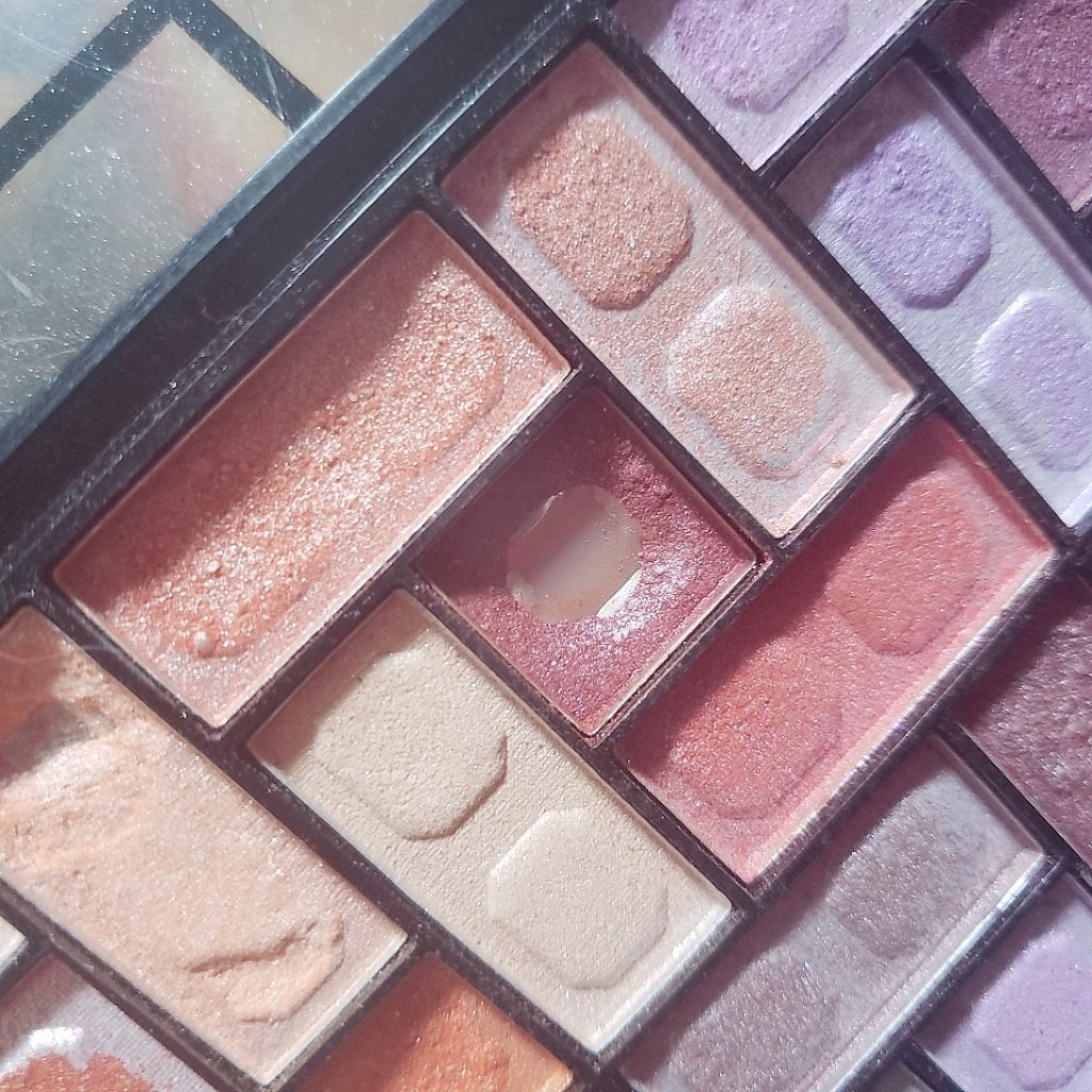 30COLORSEYESHADOWPALETTE/Dolly Angel/アイシャドウパレットを使ったクチコミ（2枚目）