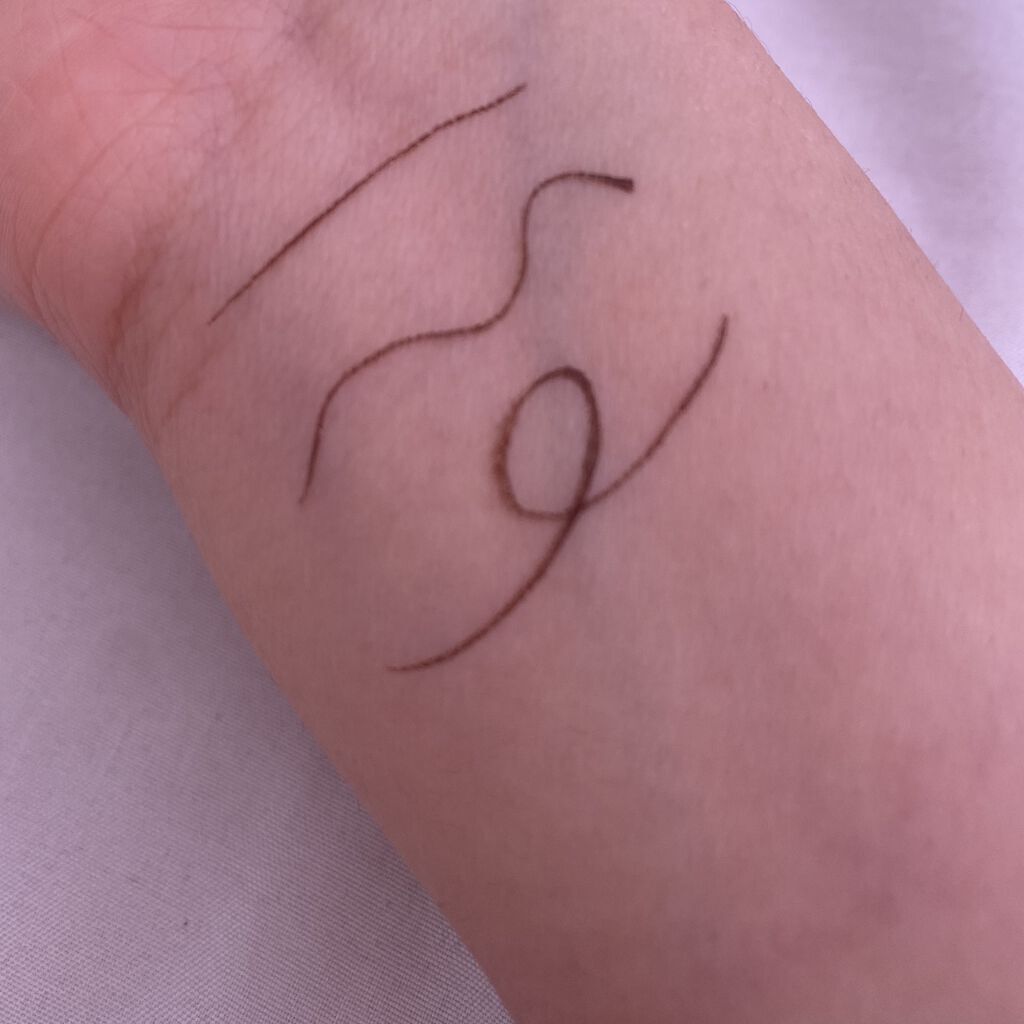 「密着アイライナー」ショート筆リキッド/デジャヴュ/リキッドアイライナーを使ったクチコミ（3枚目）