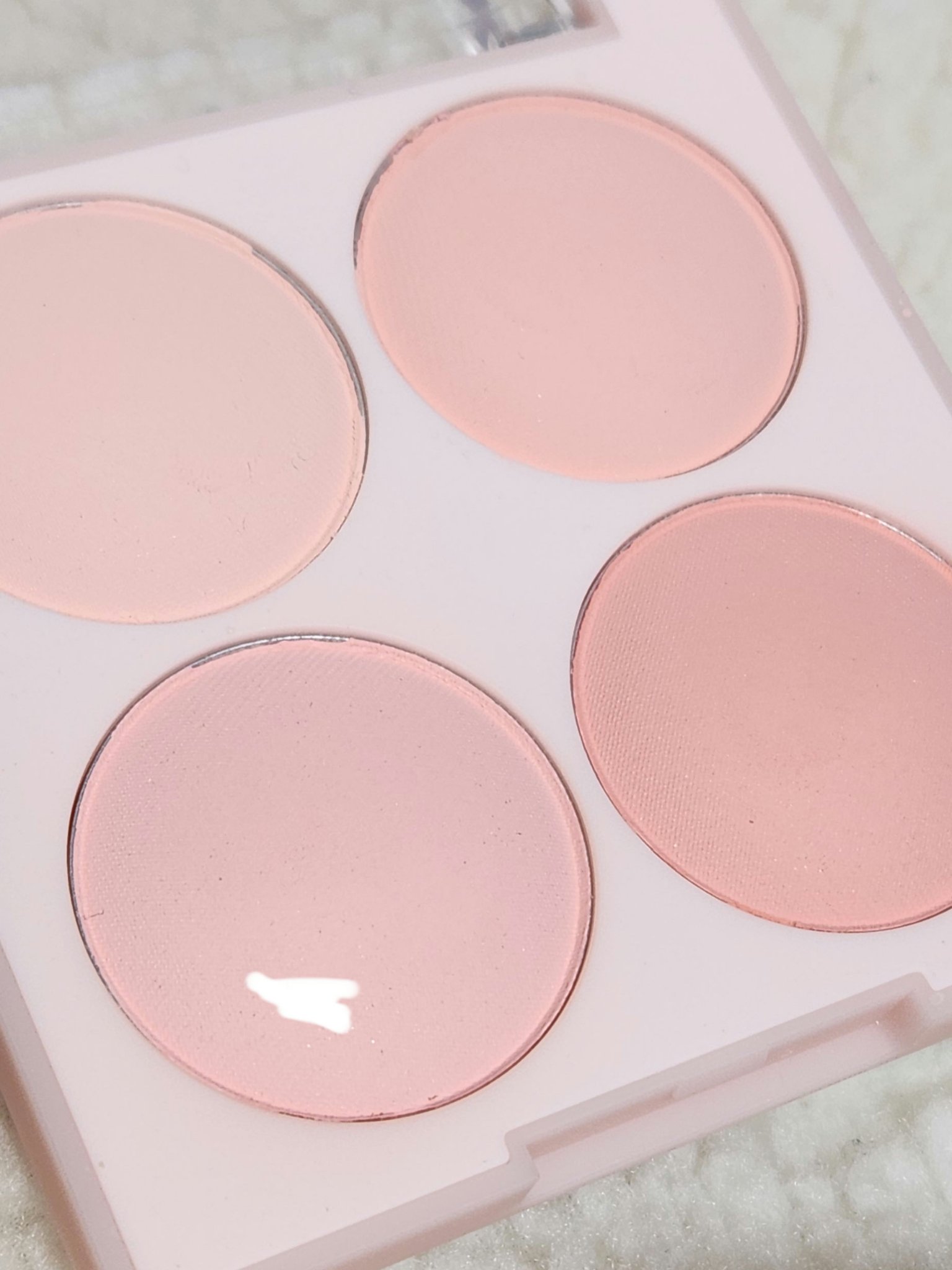 ブレンディングムードチーク/dasique/パウダーチークを使ったクチコミ（2枚目）