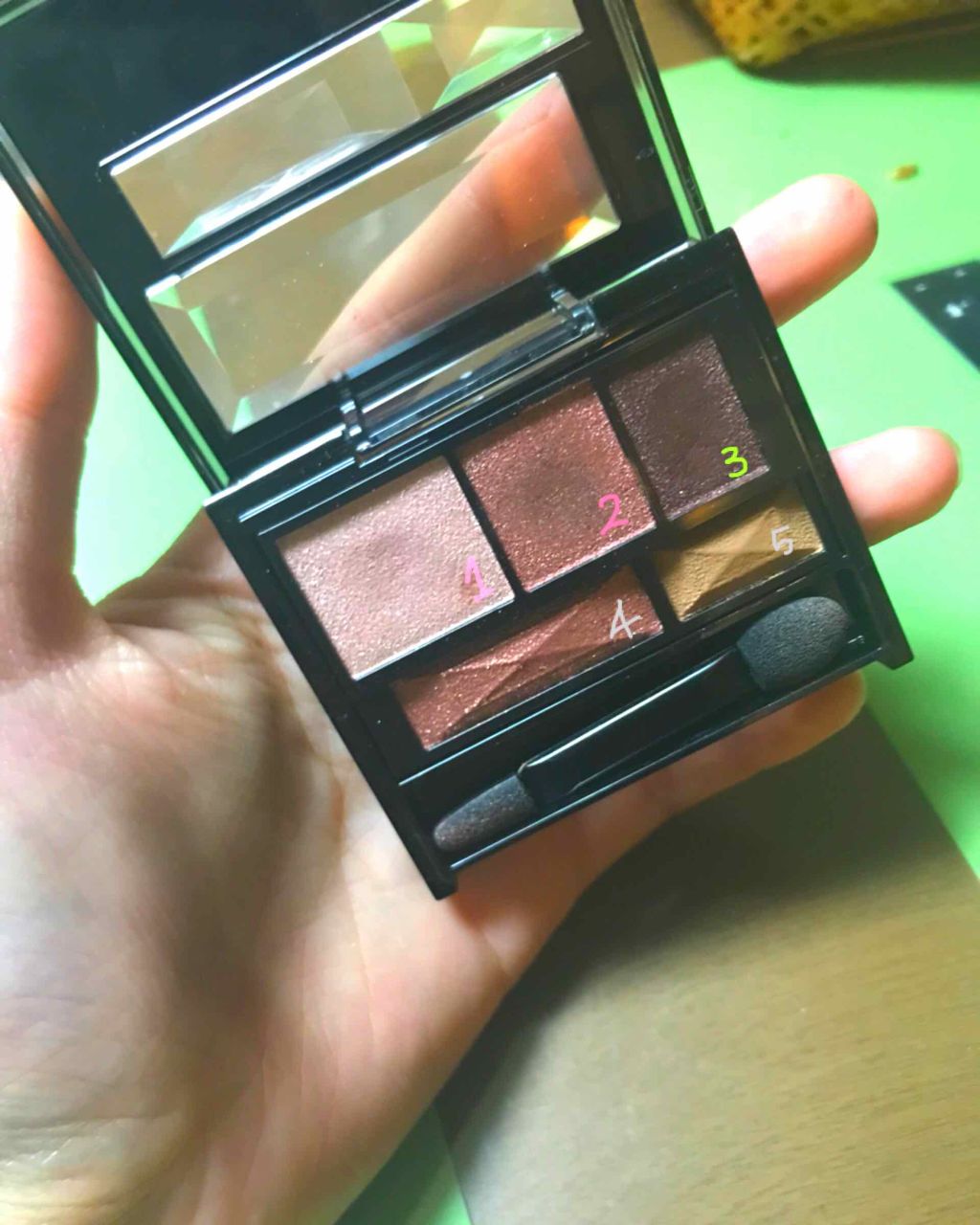 ブラウンシェードアイズN/KATE/アイシャドウパレットを使ったクチコミ（3枚目）