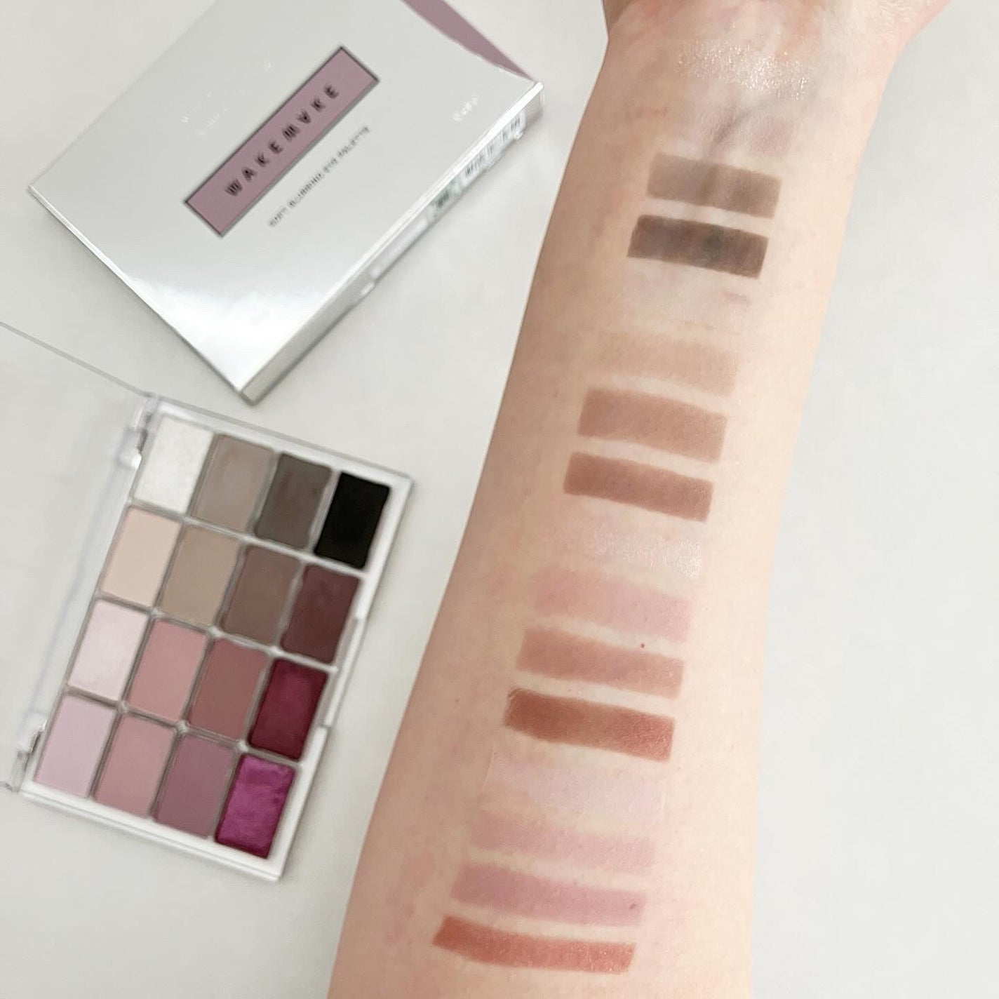 ソフトブラーリングアイパレット/wakemake/アイシャドウパレットを使ったクチコミ(2枚目)