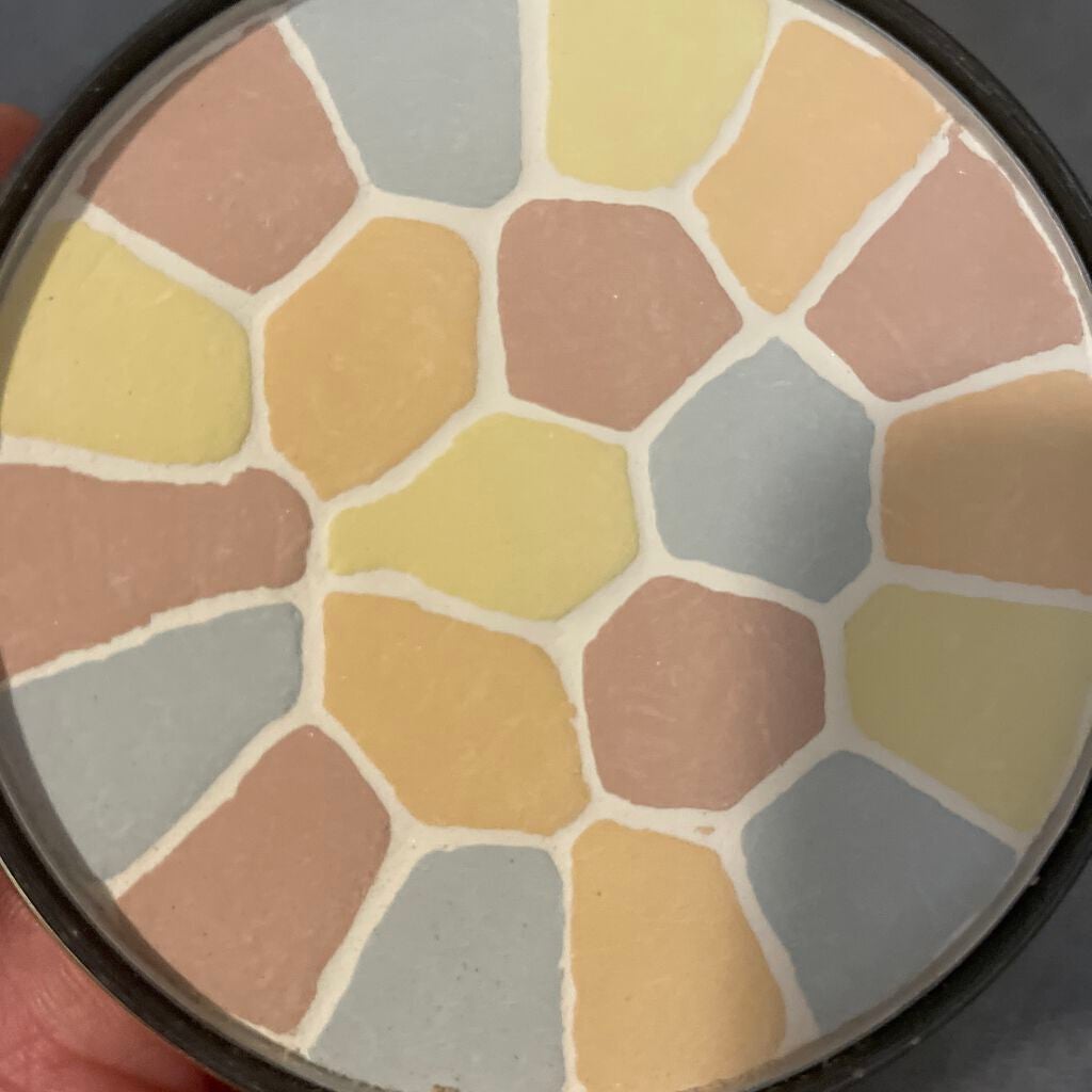 エレガンス ラ プードル オートニュアンス リクスィーズ/Elégance/プレストパウダーを使ったクチコミ(5枚目)