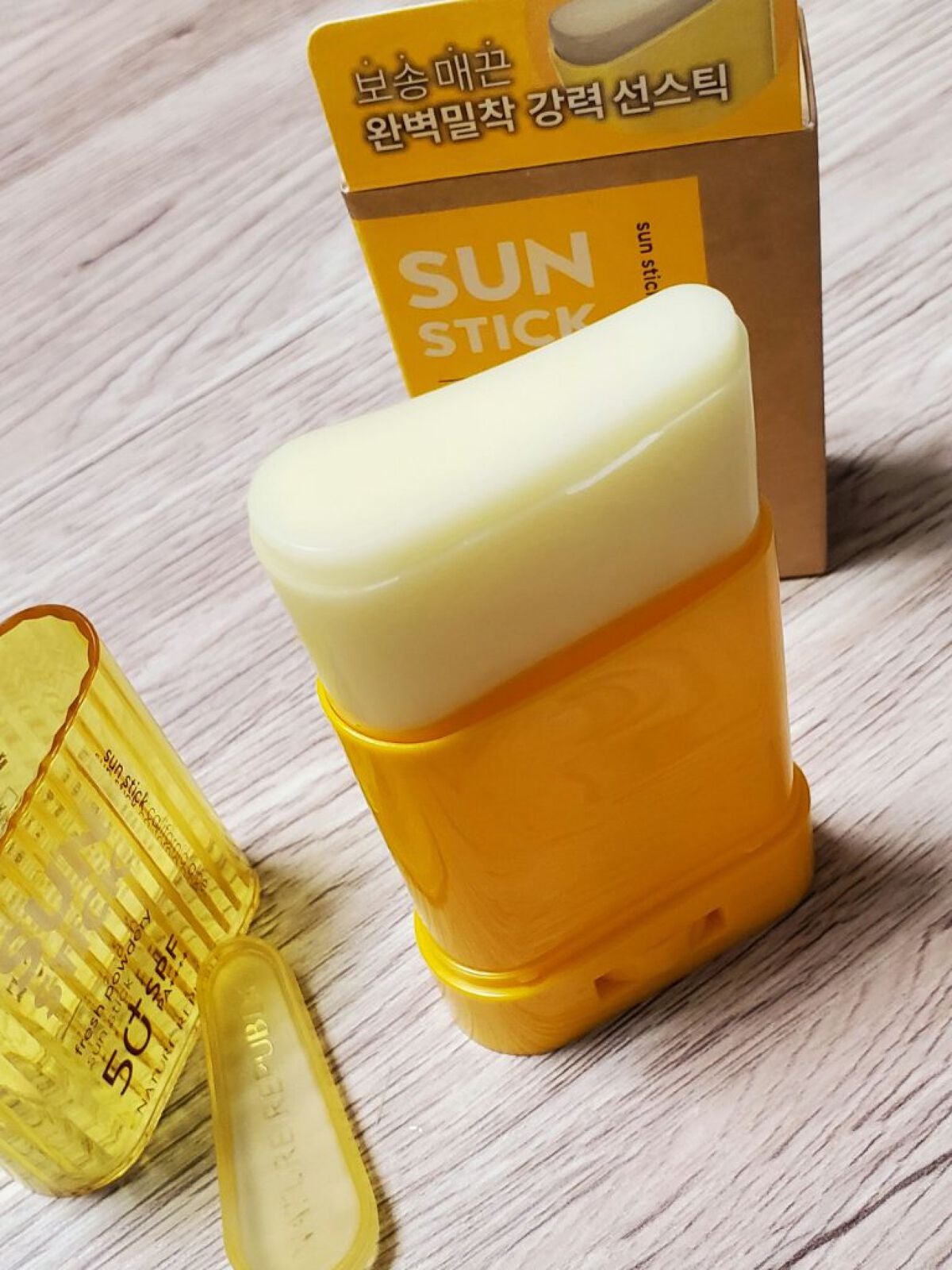 パウダリーUVアロエスティック/ネイチャーリパブリック/日焼け止めスティックを使ったクチコミ(3枚目)