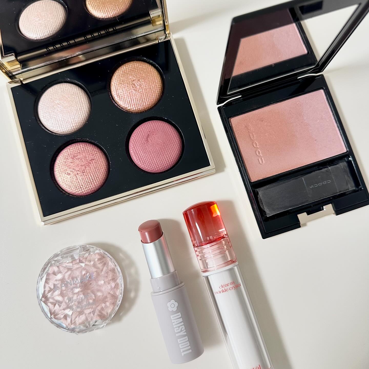 リュクス アイシャドウ クォード グロウ ウィズ ラブ コレクション ミルキー ウェイ リュクス アイシャドウ クォード/BOBBI BROWN/アイシャドウパレットを使ったクチコミ（2枚目）