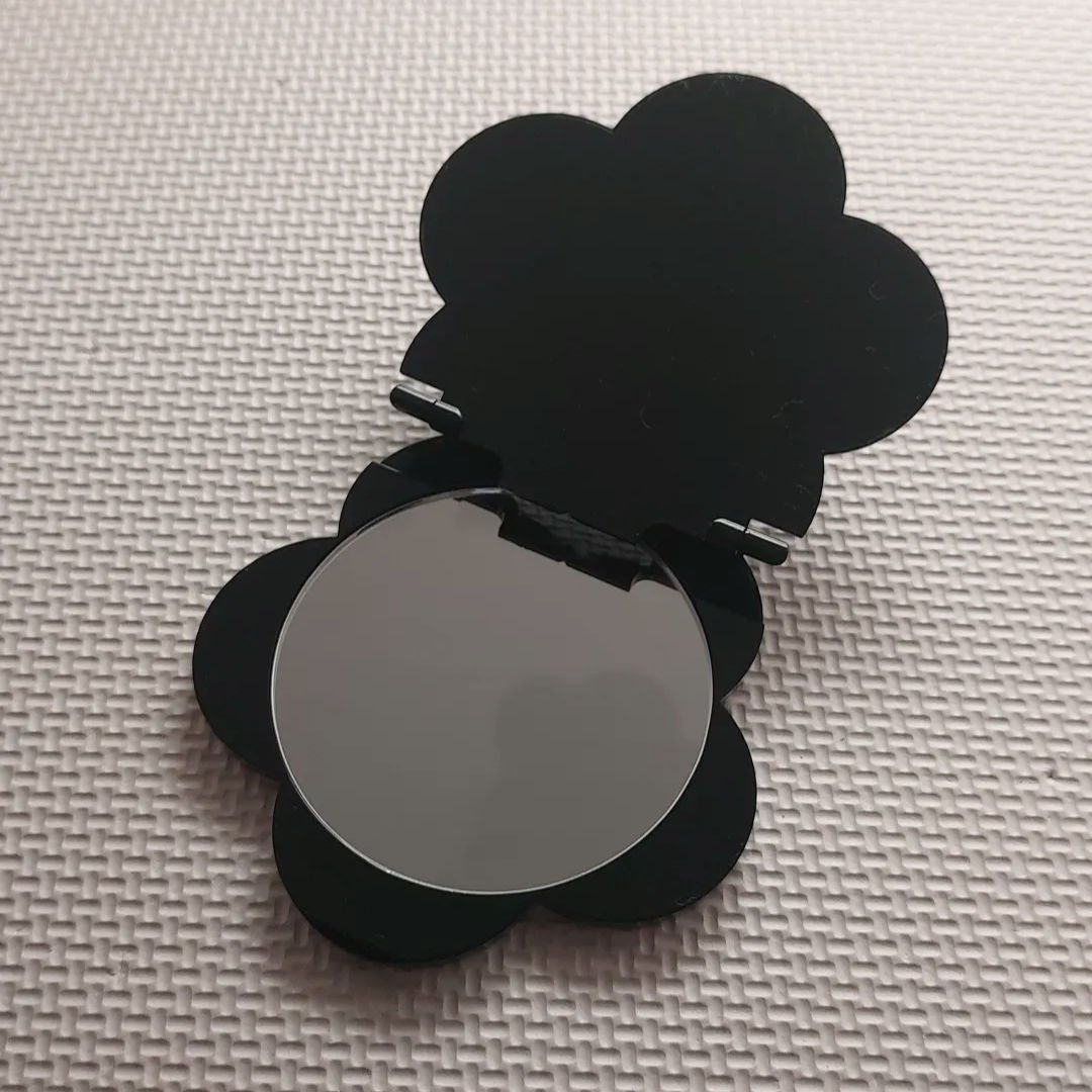 コンパクト ミラー/MARY QUANT/その他化粧小物を使ったクチコミ（2枚目）
