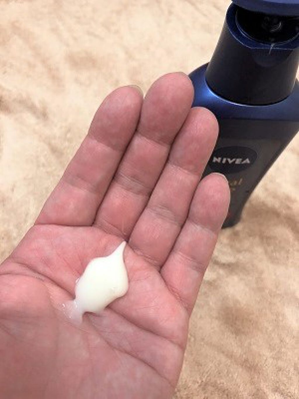 ニベア ロイヤルブルーボディミルク 美容ケア/ニベア/ボディミルクを使ったクチコミ(2枚目)