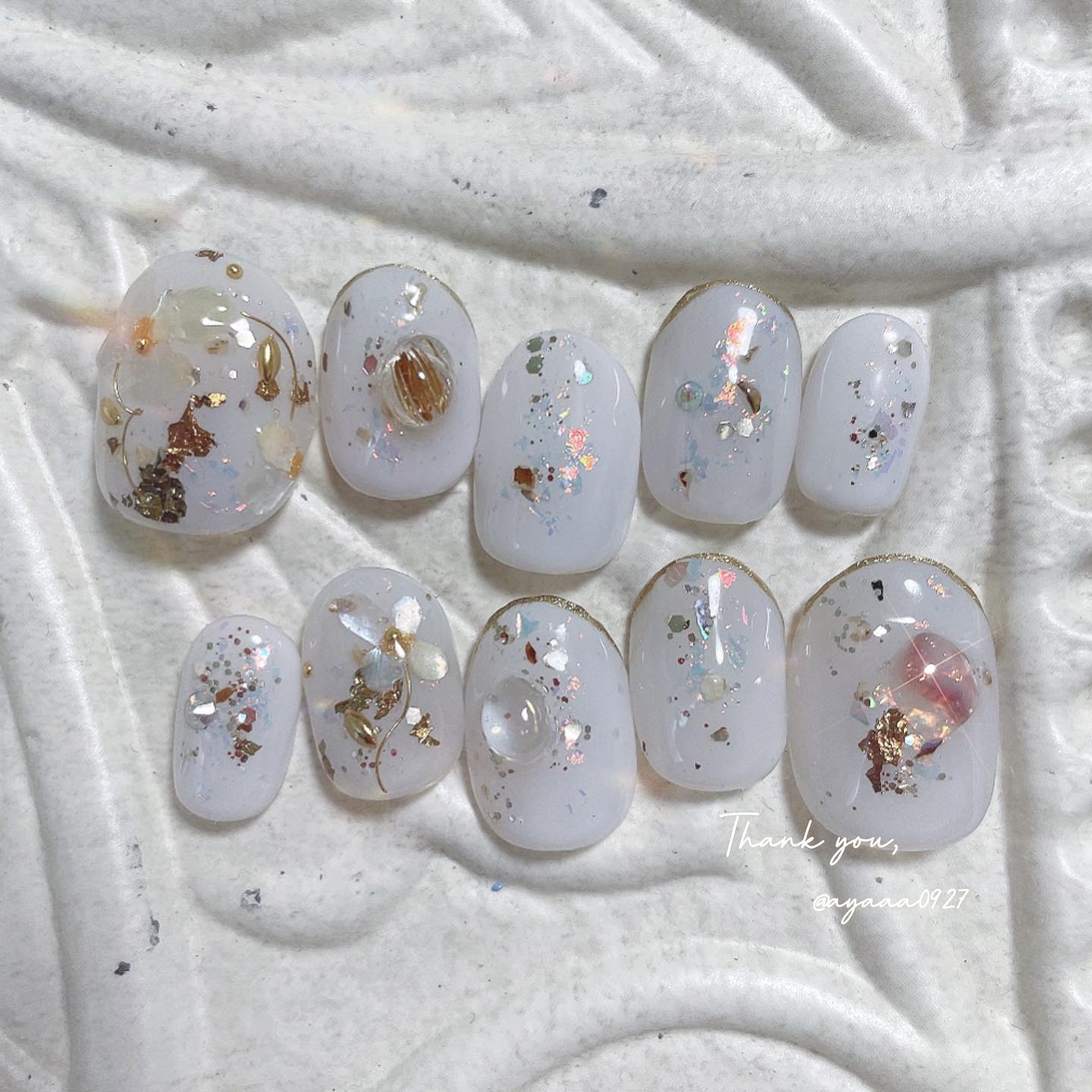 #ホワイトネイル,#手描きネイル,#ブライダルネイルのネイルデザイン