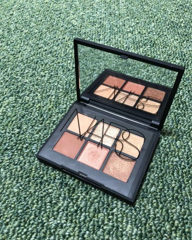 ヴォワヤジュールアイシャドウパレット/NARS/パウダーアイシャドウを使ったクチコミ（1枚目）