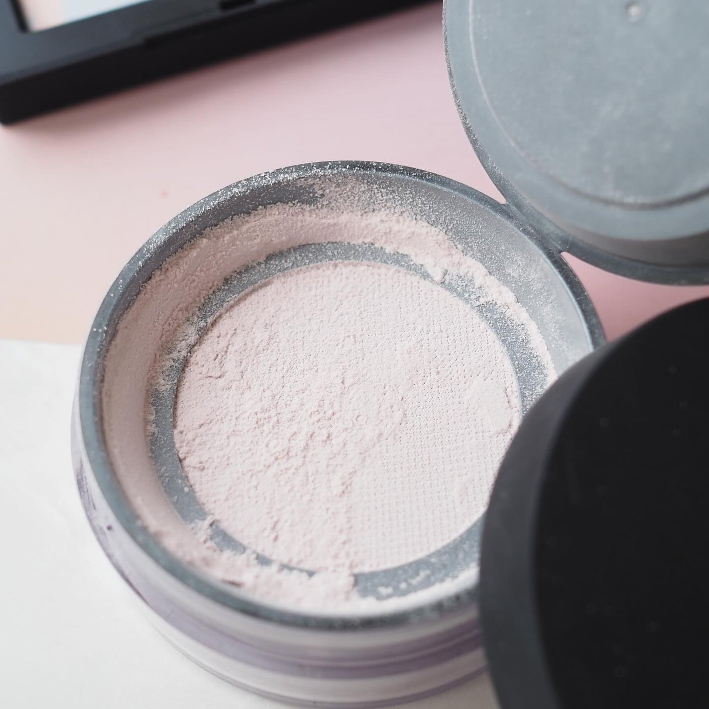 ライトリフレクティング プリズマティックパウダー/NARS/プレストパウダーを使ったクチコミ(3枚目)