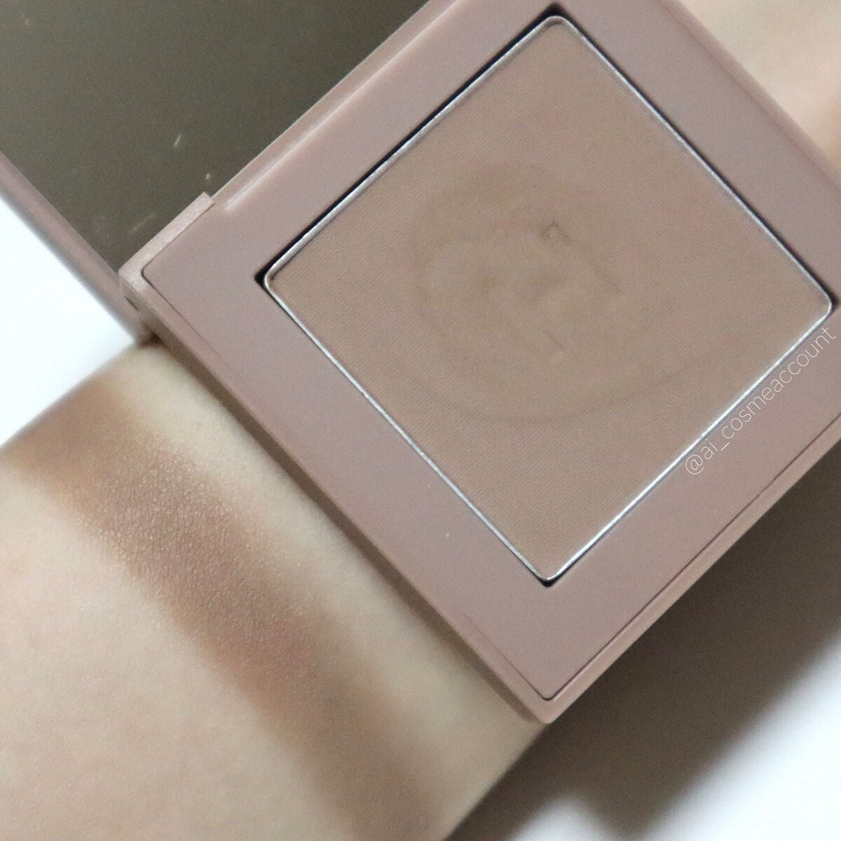 ニューデップスアイシャドウ/hince/単色アイシャドウを使ったクチコミ(2枚目)