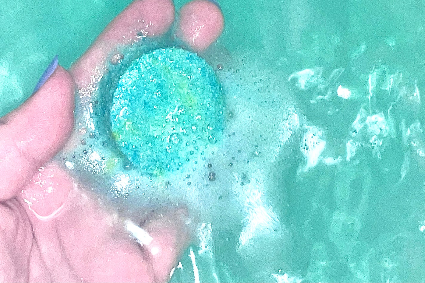 エイトザタラソ ユー CBD&リトリート バブルスパ タブレット入浴料 ライト シトラスミントの香り/エイトザタラソ/炭酸系入浴剤を使ったクチコミ(2枚目)