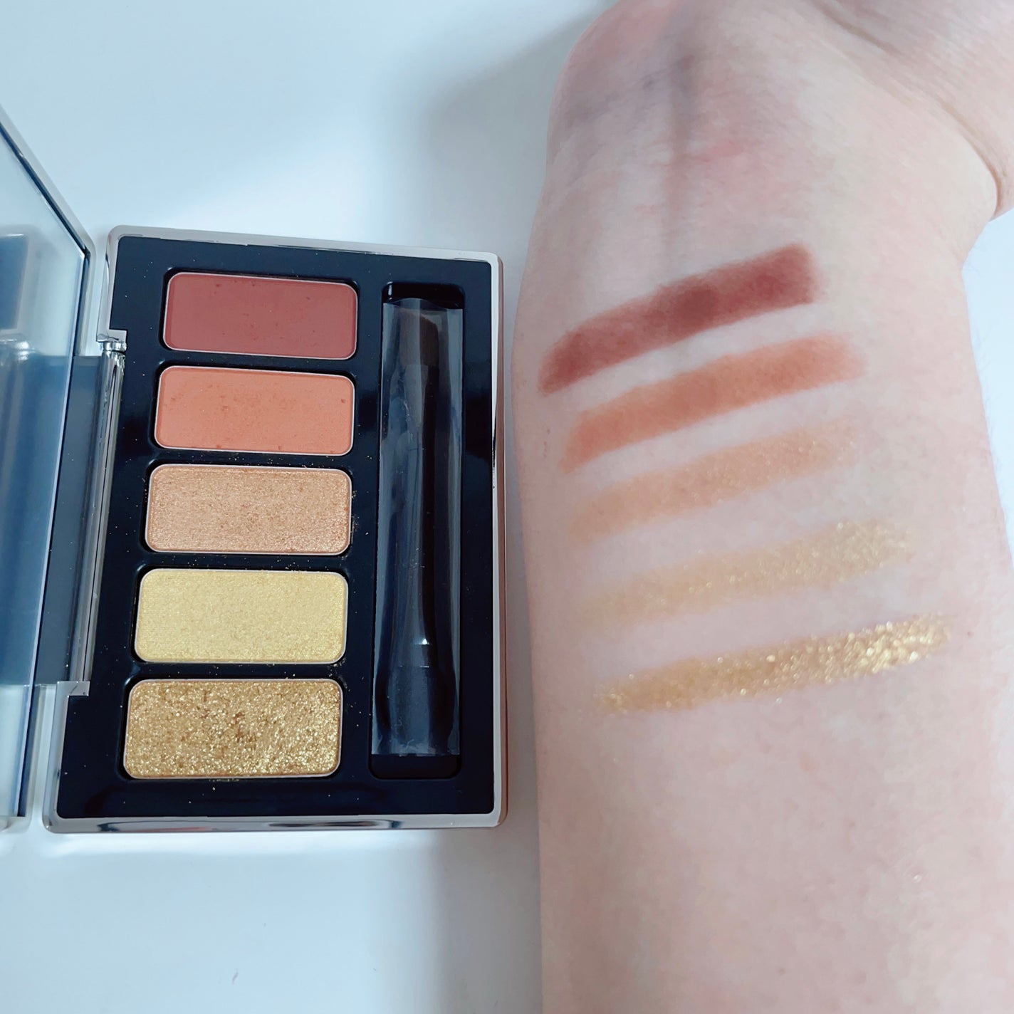 しー on LIPS 「イエベ秋🍁にオススメ!華やかメイクにはこれ!アイシャドウパレッ..」(3枚目)