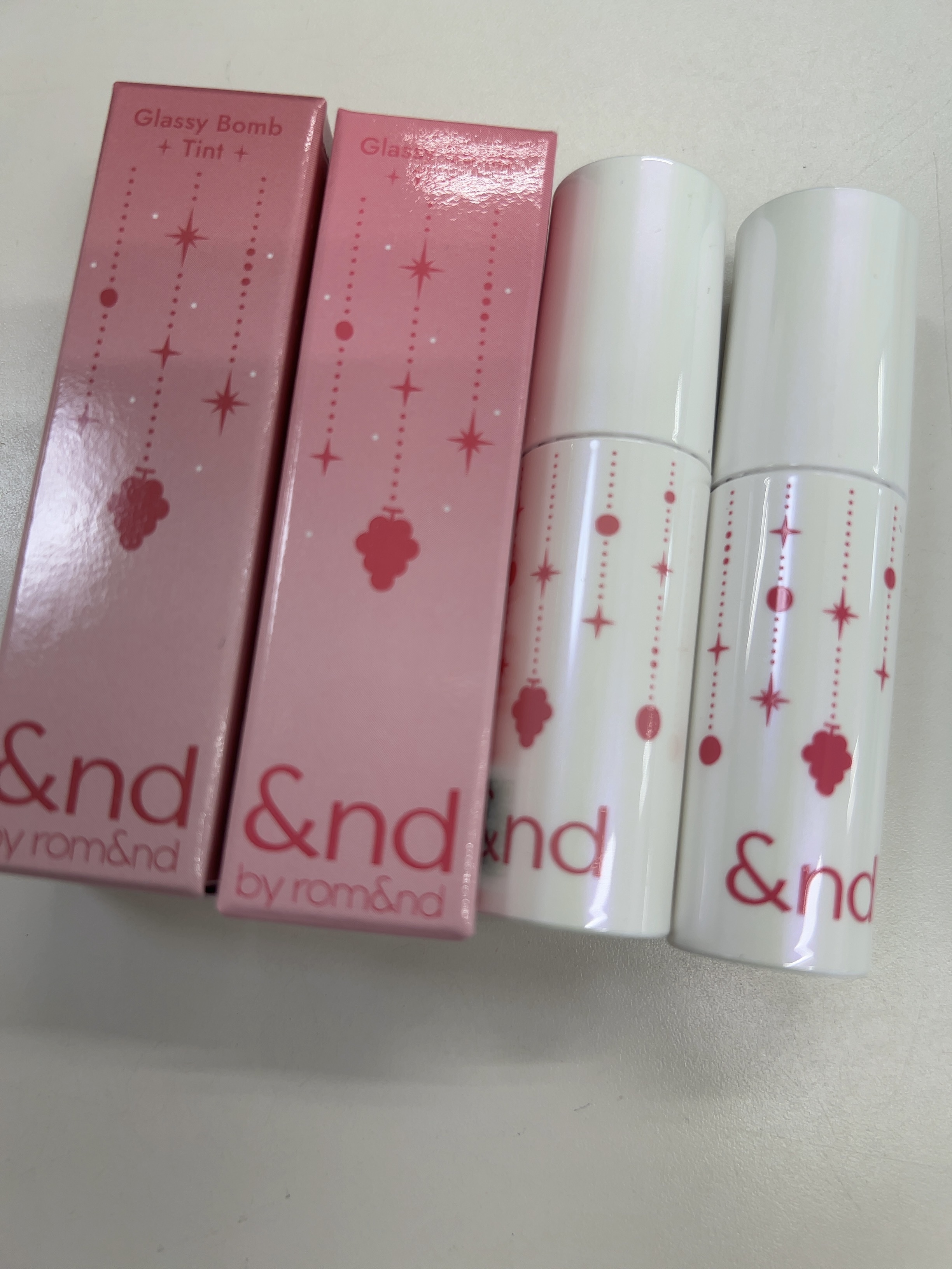 アンドバイロムアンド　グラッシーボムティント/&nd by rom&nd/リップティントを使ったクチコミ（3枚目）