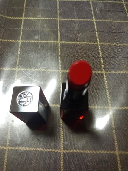 ルージュ アンリミテッド アンプリファイド ラッカー/shu uemura/口紅を使ったクチコミ(2枚目)