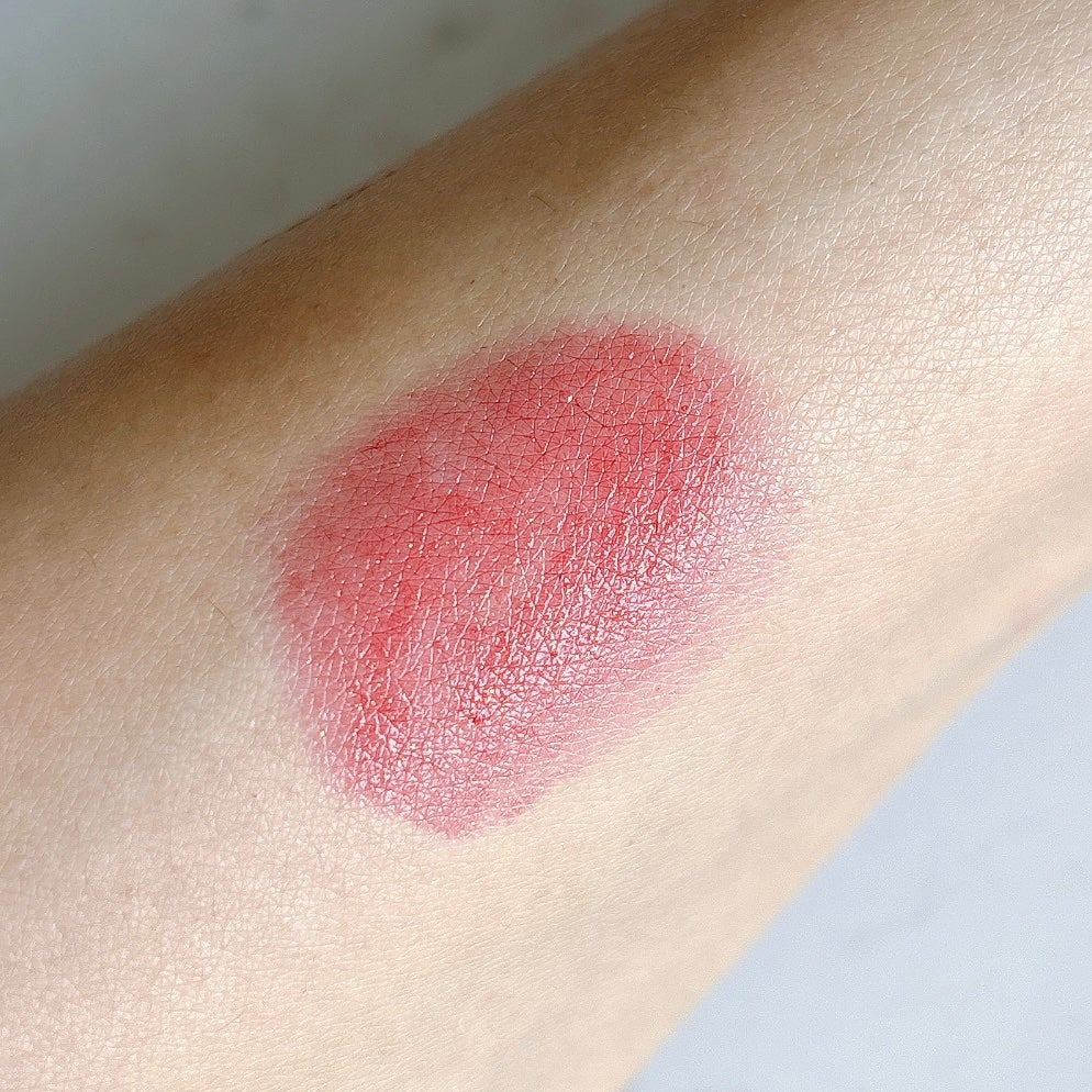 にょん on LIPS 「ラメがチラッと青みを感じるピンクレッドGIVENCHYローズパ..」(4枚目)