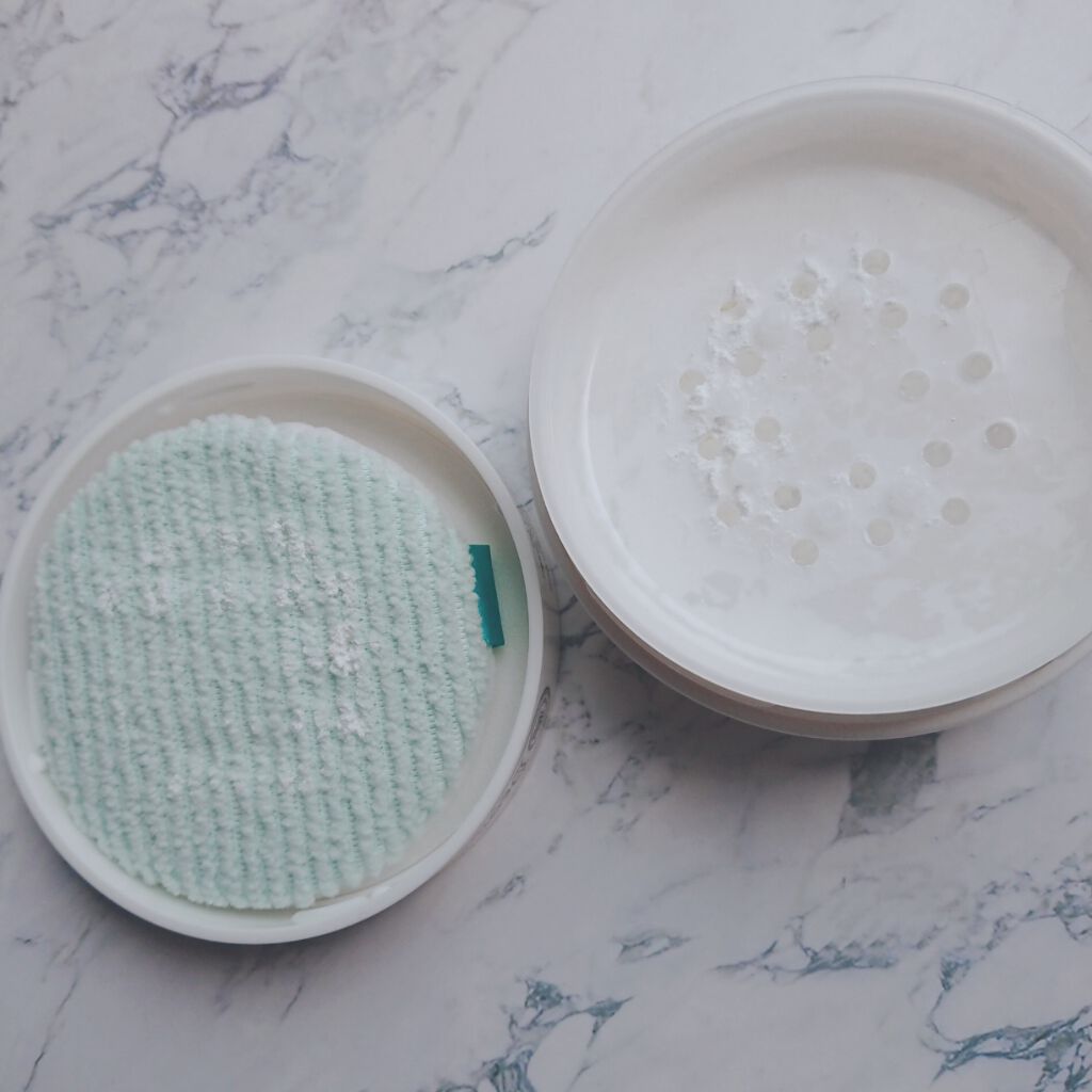 薬用さらさらデオドラントパウダー/デオナチュレ/デオドラント・制汗剤を使ったクチコミ(3枚目)