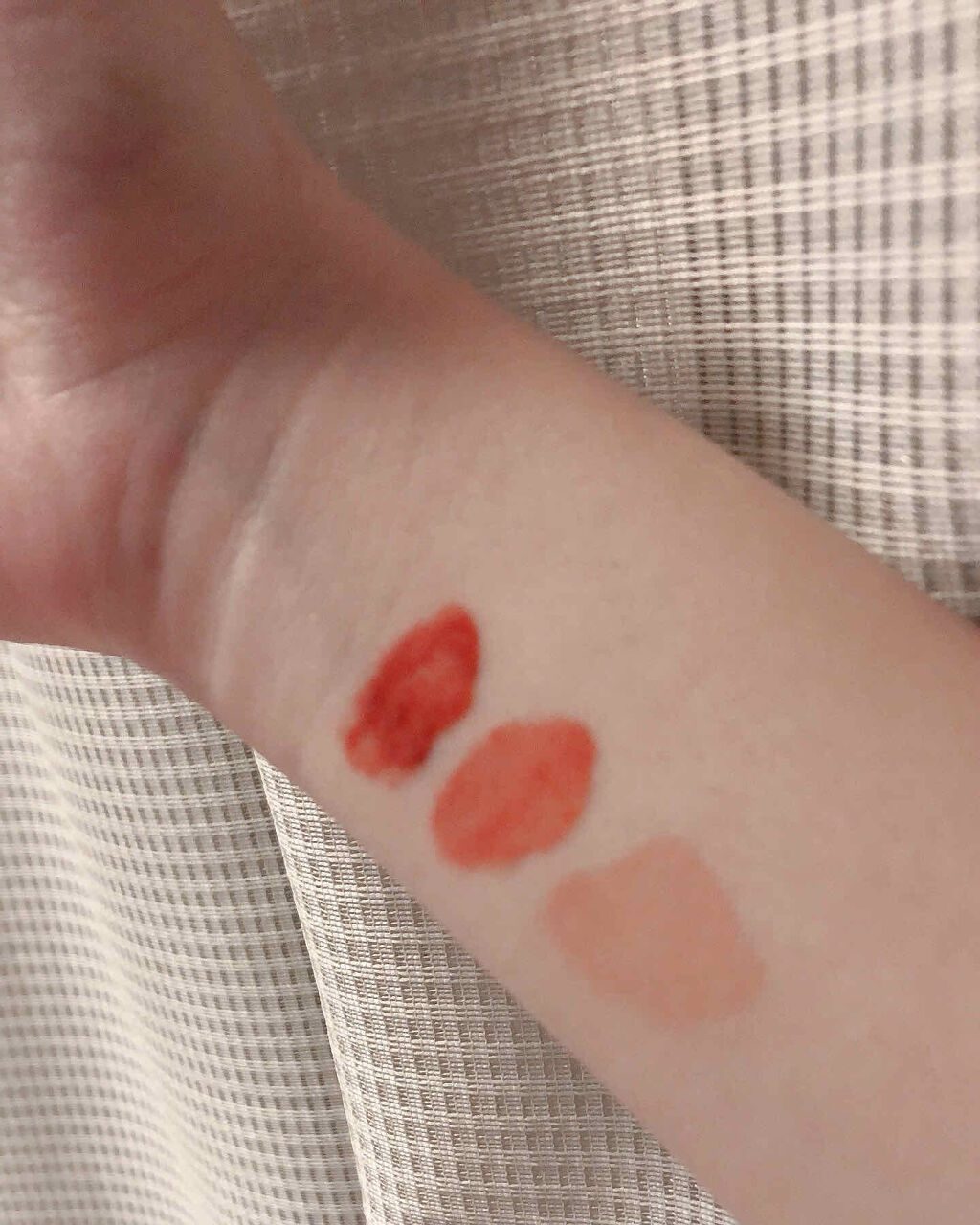 ジューシーラスティングティント/rom&nd/リップティントを使ったクチコミ（2枚目）