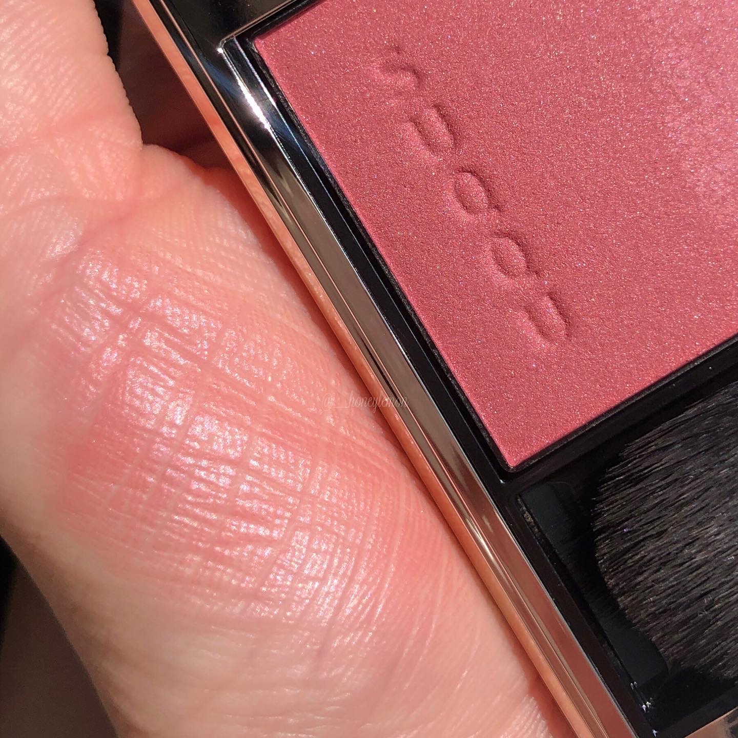 メルティング パウダー ブラッシュ 10 奥響 -OKUHIBIKI /SUQQU/パウダーチークを使ったクチコミ（2枚目）