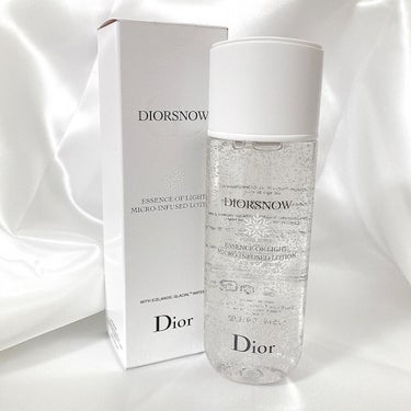 Dior スノーエッセンスオブライト