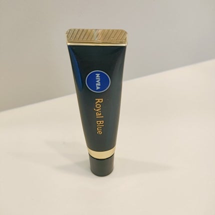 ニベア ロイヤルブルーリップ 濃密美容ケア/ニベア/リップ美容液を使ったクチコミ(1枚目)