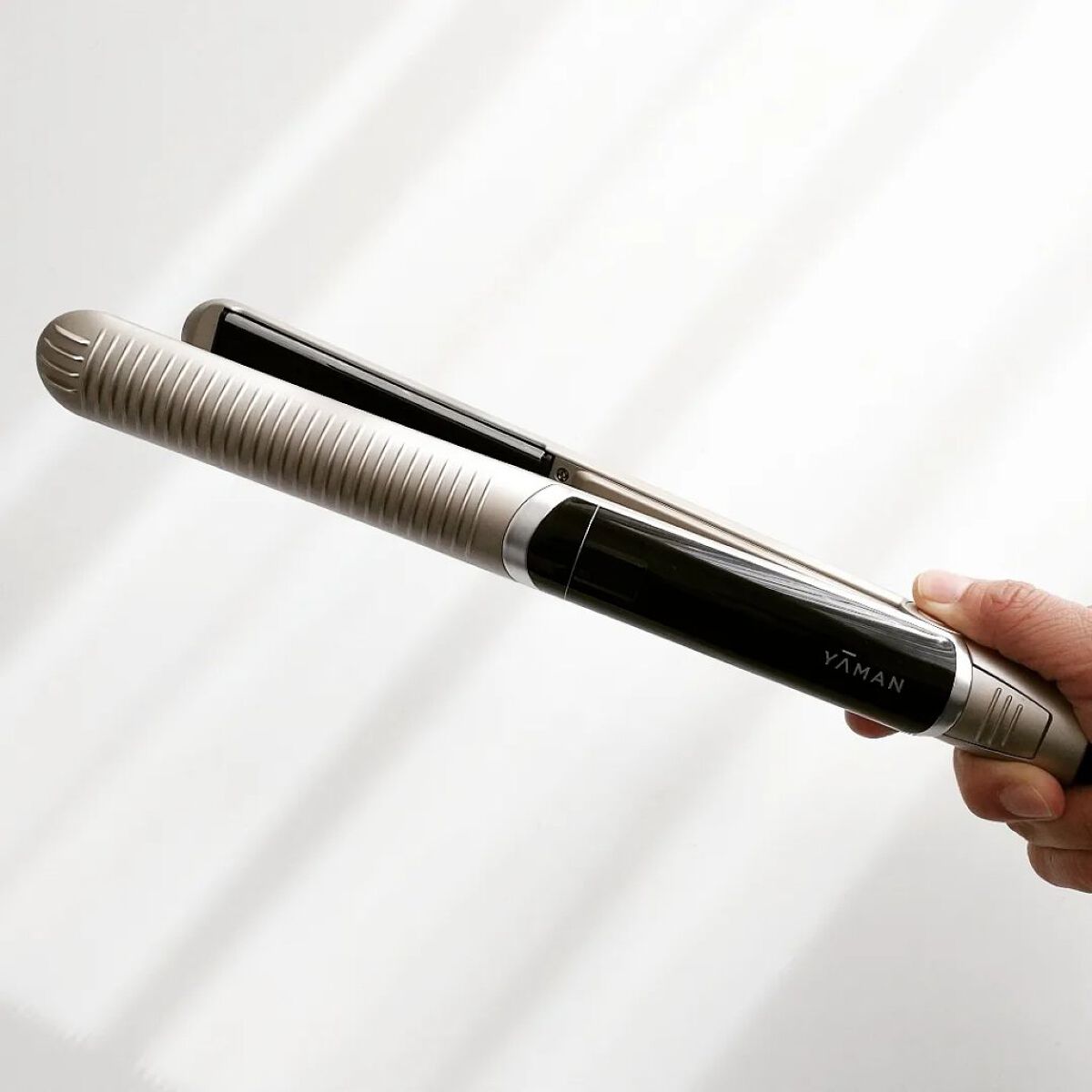 スムースアイロンフォトイオン/YA-MAN TOKYO JAPAN/ストレートアイロンを使ったクチコミ（2枚目）