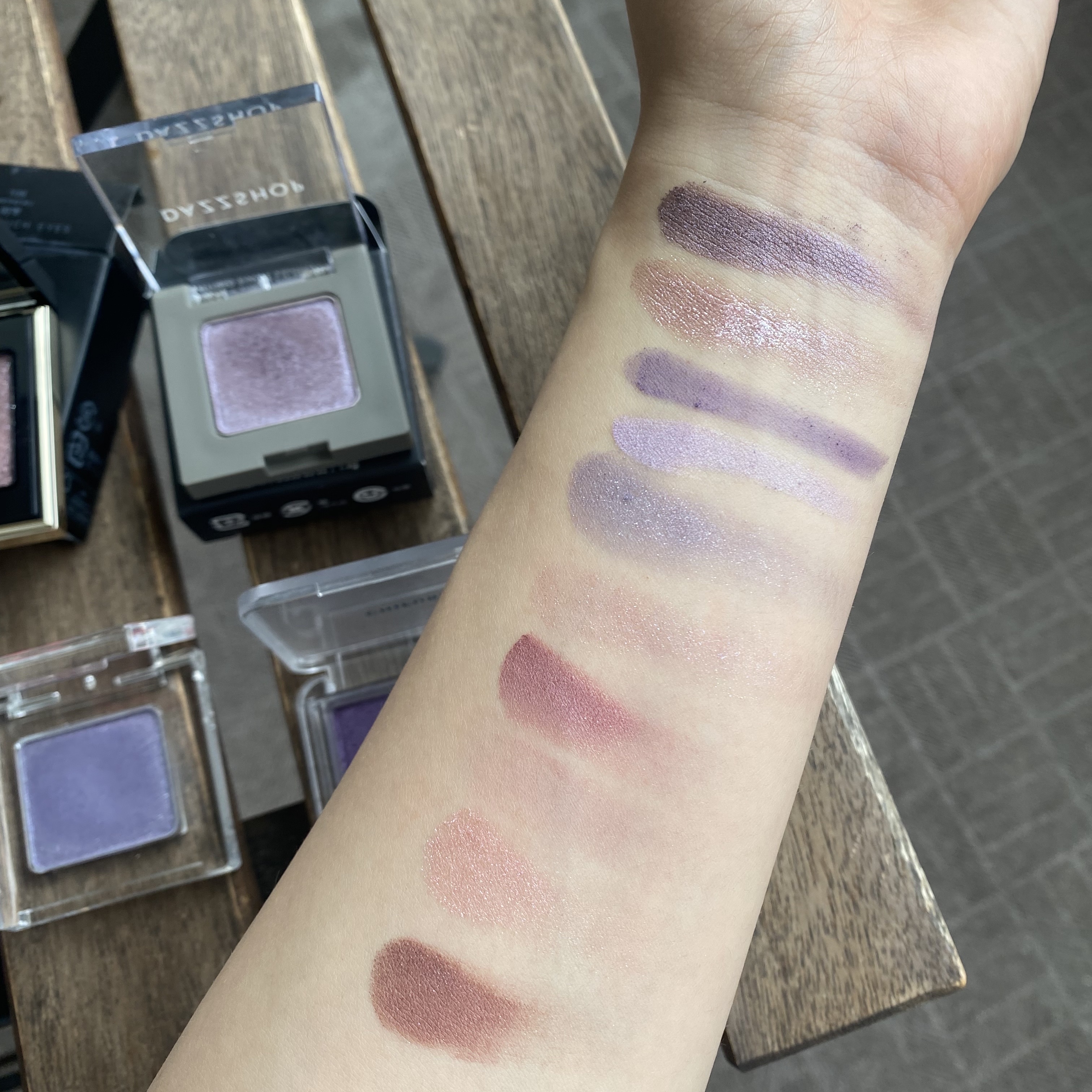 アリュールド シングル アイシャドウ/DAZZSHOP/単色アイシャドウを使ったクチコミ（3枚目）