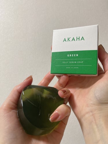 AKAHA ゼリーセラムソープ【GREEN】のクチコミ「💡ゼリー触感が柔らかくてプニュプニュ✨
深い緑色ですべすべ、爽やかなハーブの香りでバスタイムが.....」（1枚目）