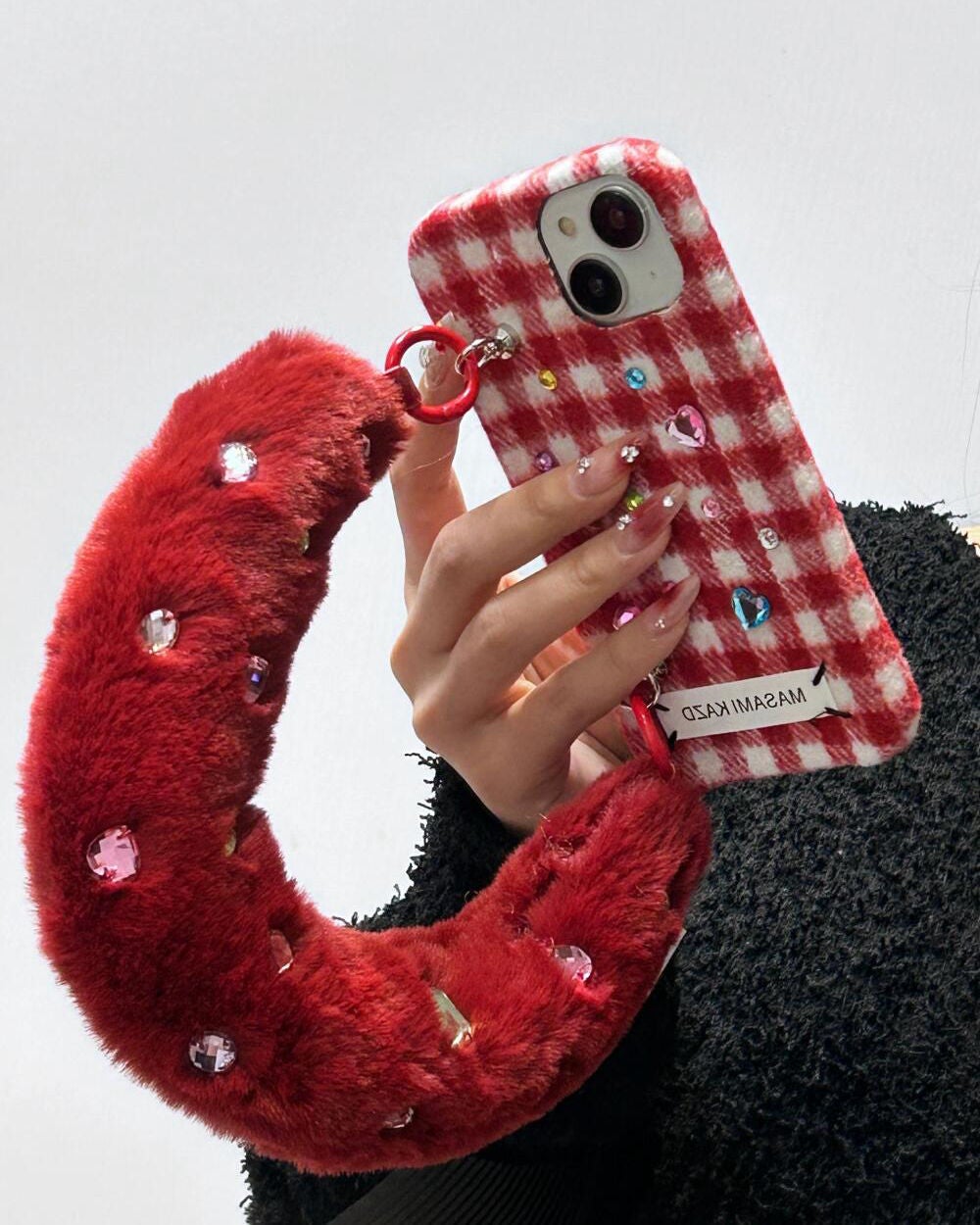 ケース大好きっ子 on LIPS 「赤い冬の日の感じ#iPhoneケース#購入品#爆買い#コレクシ..」(1枚目)