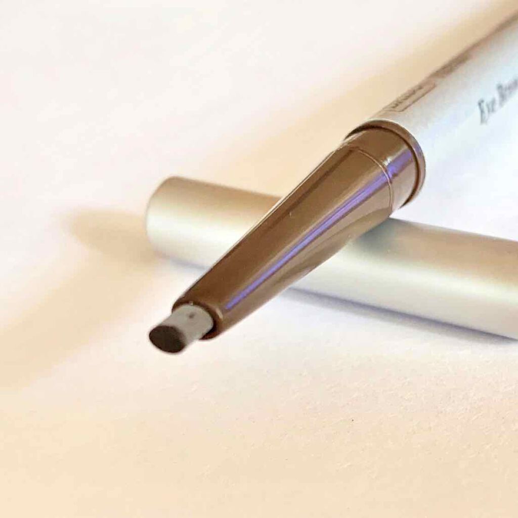 露 on LIPS 「もう梅雨が明けてしまったのかと思うくらい暑い日が続きますね。外..」(2枚目)