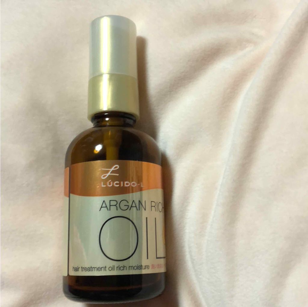 ルシードエル オイルトリートメント #EXヘアオイル エッセンスチャージのクチコミ「毎日アイロンで髪を傷めているのですが、ドライヤーの前にこれをつけると次の日もずっとパサつきませ.....」（1枚目）