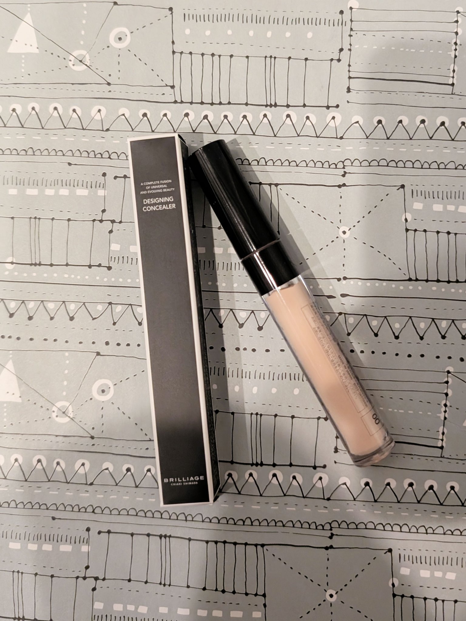 ブリリアージュ 
デザイニングコンシーラー00

シームレスな仕上がりで特に目周りの肌悩みをきれいにカバーしてくれました♪

小じわに溜まりにくくナチュラルにカバーしてくれて綺麗な素肌に見せてくれる仕上がりにとても満足です！

#PR #ブ