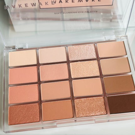 ソフトブラーリングアイパレット/wakemake/アイシャドウパレットを使ったクチコミ(2枚目)