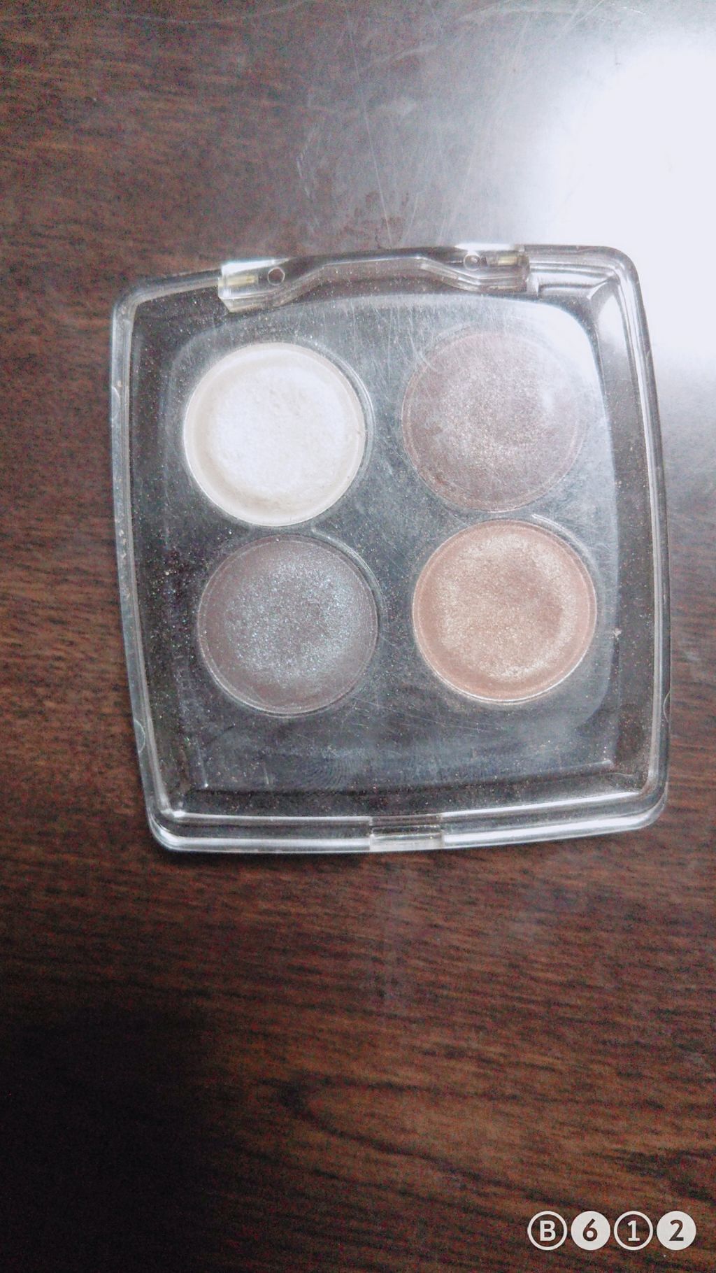 エルファー パールインアイシャドウ/DAISO/アイシャドウパレットを使ったクチコミ(1枚目)