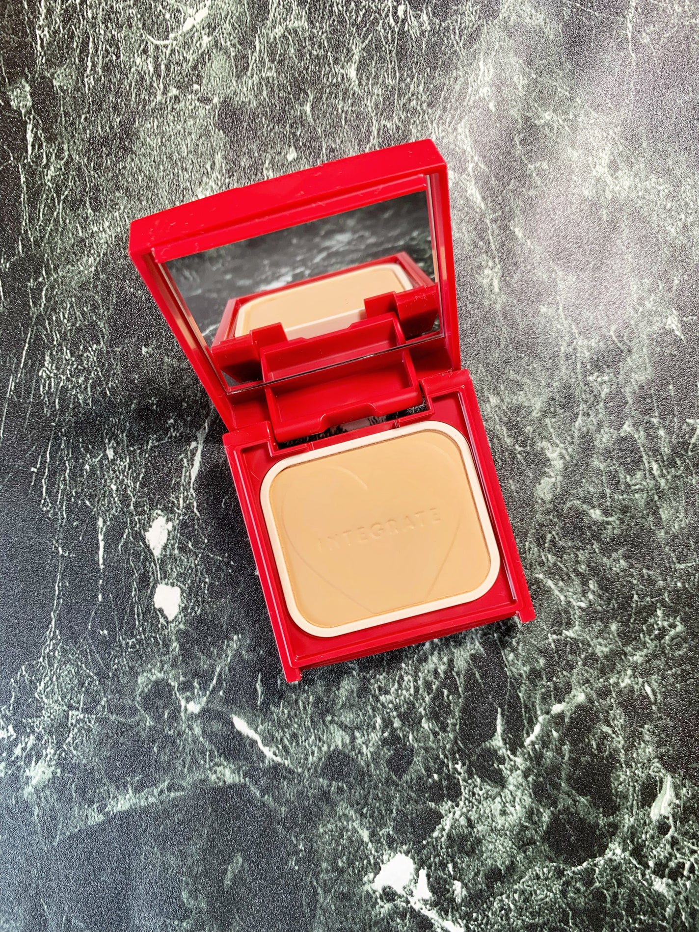 プロフィニッシュファンデーション/インテグレート/パウダーファンデーションを使ったクチコミ(2枚目)