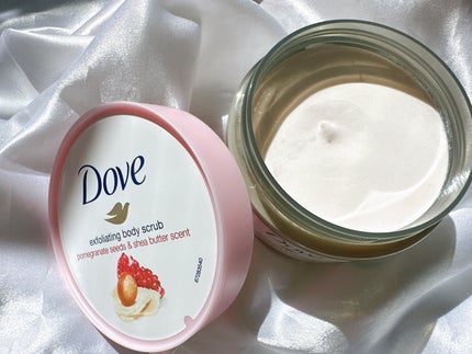 ダヴ ふわとろクリーミースクラブ ザクロ&シアバター/ダヴ/ボディスクラブを使ったクチコミ(2枚目)